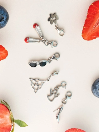 Шарм серебряный Балетки Youko с эмалевым носком на браслет 2