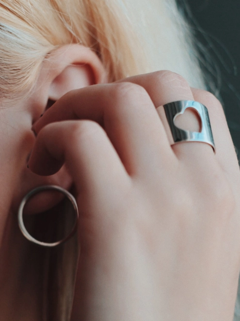 Кольцо серебряное Сердце широкое Youko