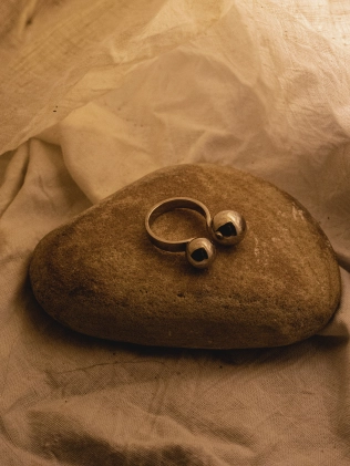 Каблучка срібна Дві Сфери 12 і 10 мм Youko 2