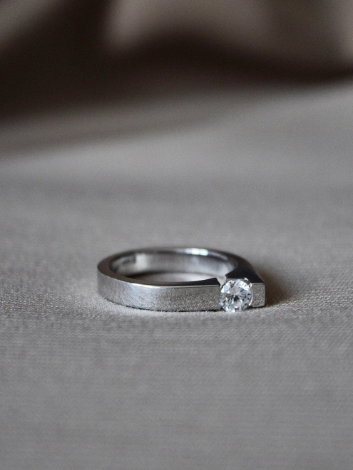 Кольцо серебряное Геометрия с Ониксом Youko