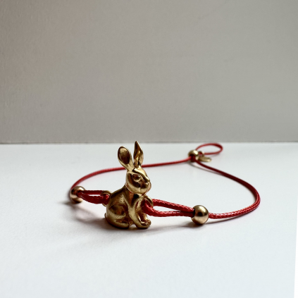 Браслет Біжутерія Кролик у позолоті Youko шнур червоний