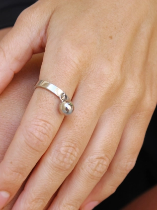 Каблучка срібна Куля 15 мм Youko 2