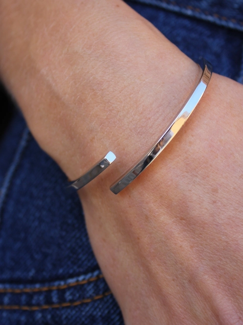 Браслет серебряный Бангл Спираль Youko