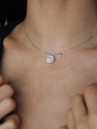 Підвіска срібна Монетка Перламутрова З Зіркою в Цирконах Youko 2