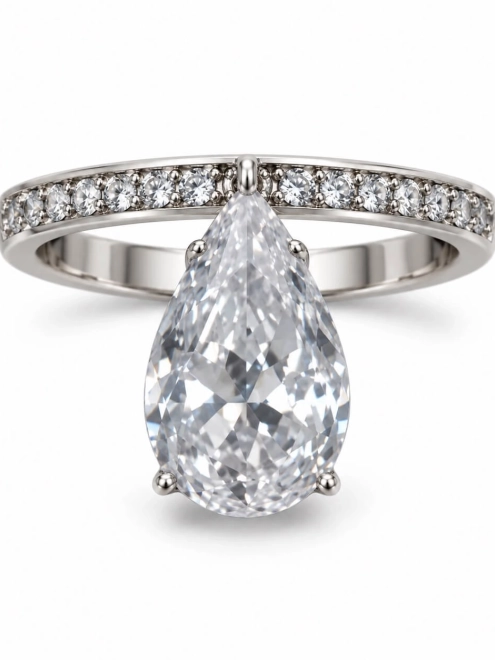 Серебряное кольцо YOUKO 925 пробы с крупным цирконом огранки «груша» и дорожкой белых цирконов. Элегантный дизайн и выразительное сияние.