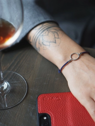 Браслет срібний Коло Рівновага Youko шнур синій 2