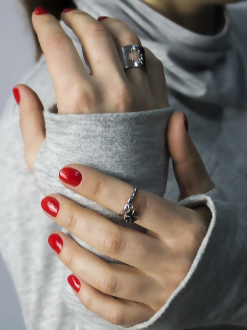 Каблучка срібна Клевер широка Youko